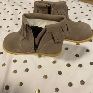 Size 9 fringe boots